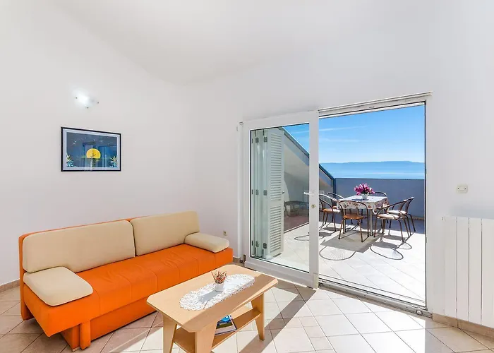 Daire Traumhaftes Mit Beeindruckendem Meerblick Und Mediterranem Garten Novi Vinodolski