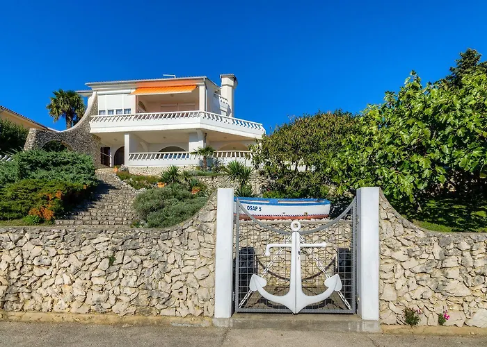 Traumhaftes Mit Beeindruckendem Meerblick Und Mediterranem Garten