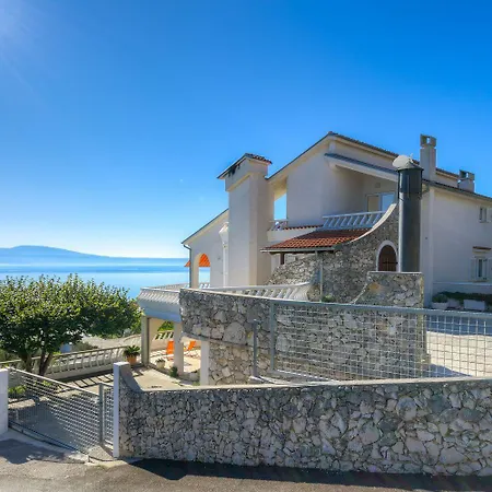 Traumhaftes Mit Beeindruckendem Meerblick Und Mediterranem Garten * Novi Vinodolski