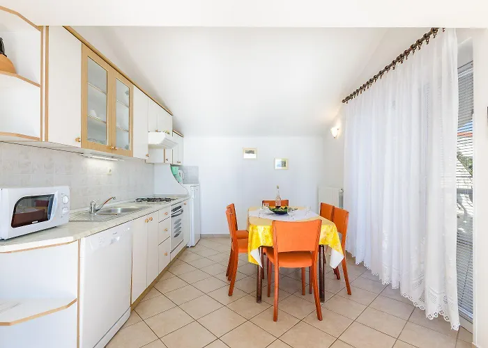 Apartamento Traumhaftes Mit Beeindruckendem Meerblick Und Mediterranem Garten