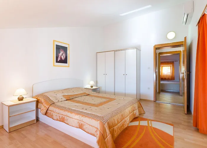Traumhaftes Mit Beeindruckendem Meerblick Und Mediterranem Garten Apartamento Novi Vinodolski